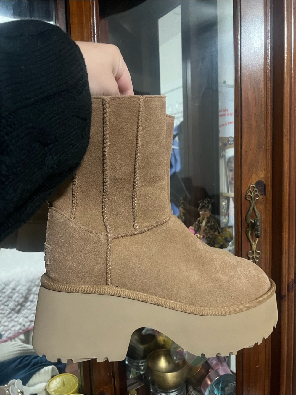 Like New Uggs Tan SuedeTwin Platform Boots - Chunky Sole 9W